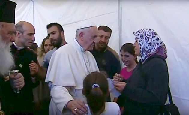Papst auf Lesbos / kathpress-ctv Papst fordert in Moria Solidarität in Flüchtlingskrise