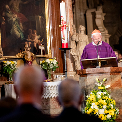 Stephansdom: Österreich nahm Abschied von Papst Franziskus / Erzdiözese Wien/ Schönlaub, Stephan Schönlaub Stephansdom: Österreich nahm Abschied von Papst Franziskus