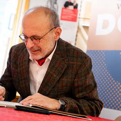 Signierstunde / Erzdiözese Wien/ Schönlaub, Stephan Schönlaub